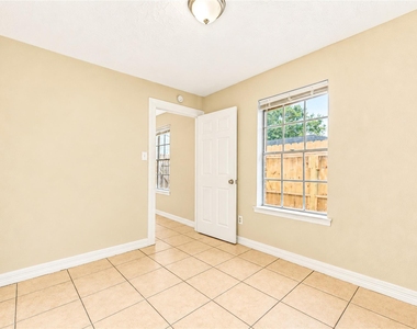 7406 Riptide Drive - Photo Thumbnail 18