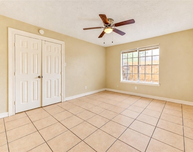 7406 Riptide Drive - Photo Thumbnail 14