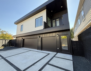 1015 E 27th Street - Photo Thumbnail 20