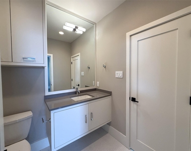 1015 E 27th Street - Photo Thumbnail 14