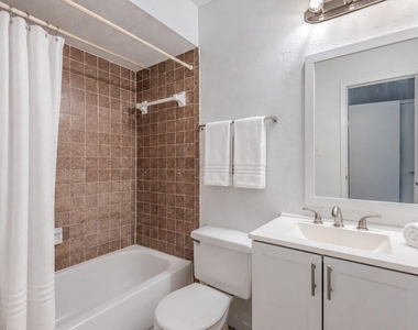 720 Memorial Mews Street - Photo Thumbnail 12
