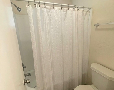 13942 Towne Way Drive - Photo Thumbnail 7