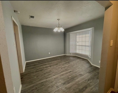 13942 Towne Way Drive - Photo Thumbnail 3