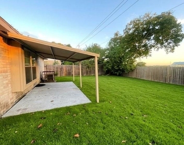 13942 Towne Way Drive - Photo Thumbnail 9