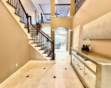 4406 Oak Trail Court - Photo Thumbnail 3