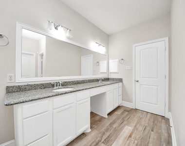 143 W Wading Pond Circle - Photo Thumbnail 28