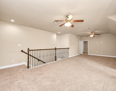 143 W Wading Pond Circle - Photo Thumbnail 33
