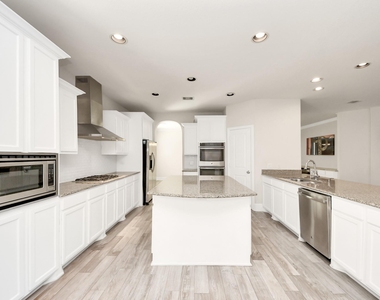 143 W Wading Pond Circle - Photo Thumbnail 17