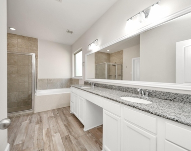 143 W Wading Pond Circle - Photo Thumbnail 26