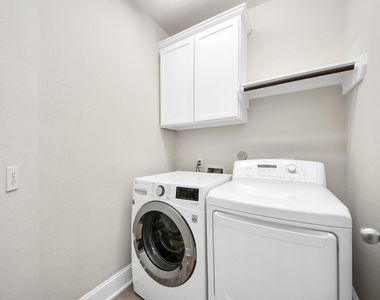 143 W Wading Pond Circle - Photo Thumbnail 30