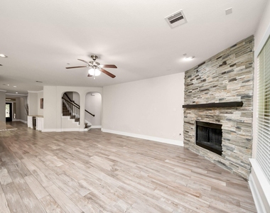 143 W Wading Pond Circle - Photo Thumbnail 23