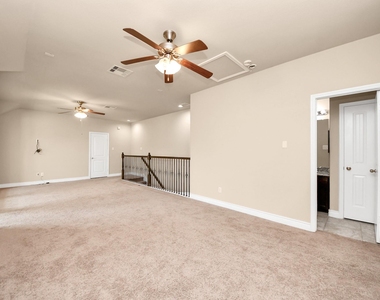 143 W Wading Pond Circle - Photo Thumbnail 34