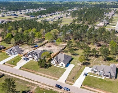 9741 Hardin St - Photo Thumbnail 2