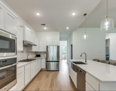 9741 Hardin St - Photo Thumbnail 16