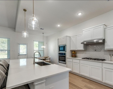 9741 Hardin St - Photo Thumbnail 15