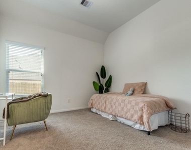 9741 Hardin St - Photo Thumbnail 18