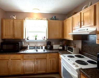 442 Somerset Drive - Photo Thumbnail 7