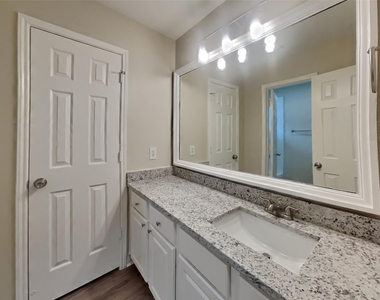 17411 Sentry Park Court - Photo Thumbnail 13