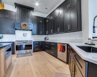 83 Promenade Street N - Photo Thumbnail 10