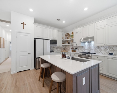 4919 Sand Clouds Drive - Photo Thumbnail 11