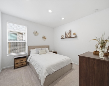 4919 Sand Clouds Drive - Photo Thumbnail 18
