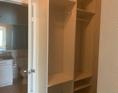 2475 Underwood Street - Photo Thumbnail 10