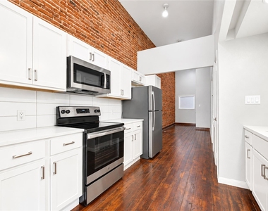2309 Strand Street - Photo Thumbnail 12