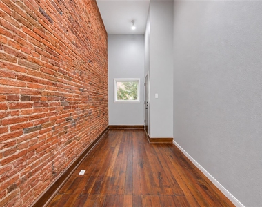 2309 Strand Street - Photo Thumbnail 18