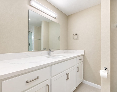 2309 Strand Street - Photo Thumbnail 16