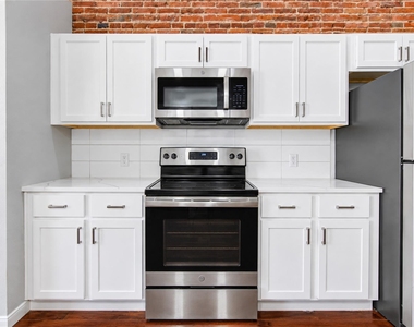 2309 Strand Street - Photo Thumbnail 9