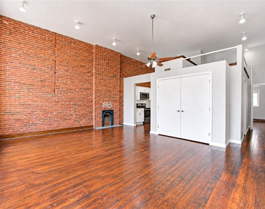 2309 Strand Street - Photo Thumbnail 4