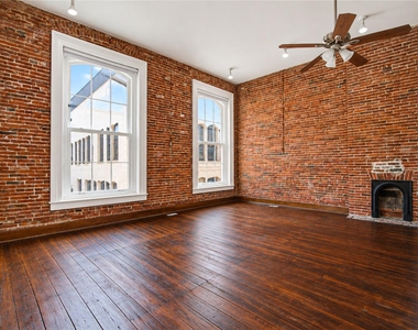 2309 Strand Street - Photo Thumbnail 5