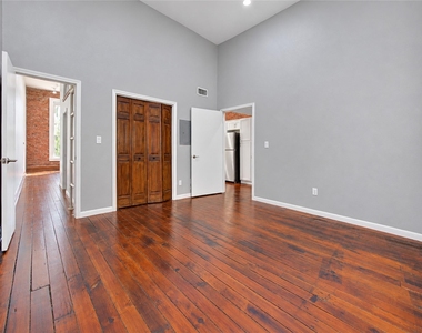 2309 Strand Street - Photo Thumbnail 14
