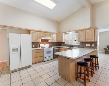 7527 Dearborn Street - Photo Thumbnail 10