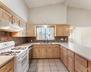 7527 Dearborn Street - Photo Thumbnail 7