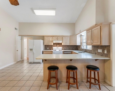 7527 Dearborn Street - Photo Thumbnail 9