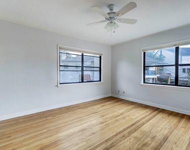 3309 Lawrence Street - Photo Thumbnail 14
