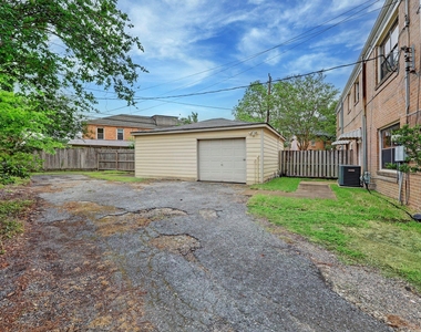 3309 Lawrence Street - Photo Thumbnail 8