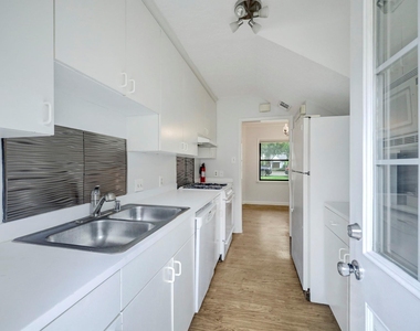 3309 Lawrence Street - Photo Thumbnail 4