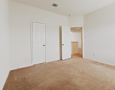 910 Doubletree Glen Drive - Photo Thumbnail 8