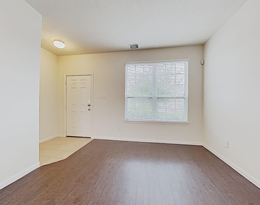 910 Doubletree Glen Drive - Photo Thumbnail 2