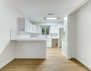 12802 Murr Way - Photo Thumbnail 22