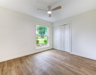 12802 Murr Way - Photo Thumbnail 35