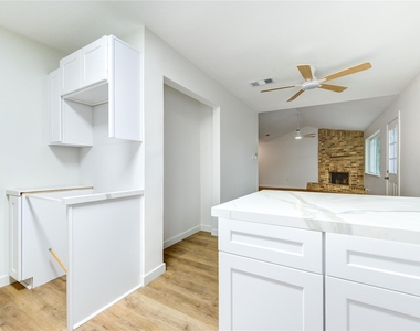 12802 Murr Way - Photo Thumbnail 14