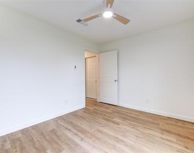 12802 Murr Way - Photo Thumbnail 34