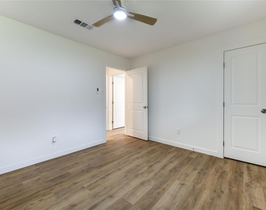 12802 Murr Way - Photo Thumbnail 36