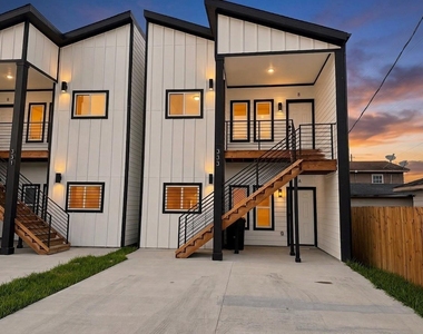333 Delaware Street - Photo Thumbnail 3