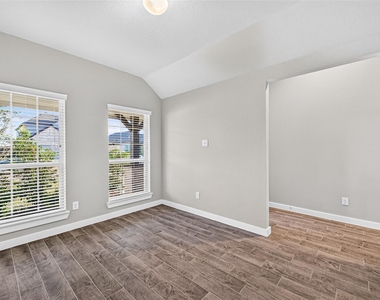 731 Orchard Vale Road - Photo Thumbnail 7