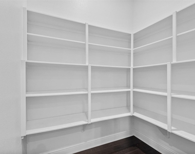 7705 Shannon Drive - Photo Thumbnail 17