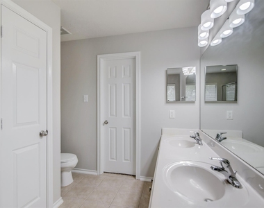 58 S Burberry Park Circle - Photo Thumbnail 23